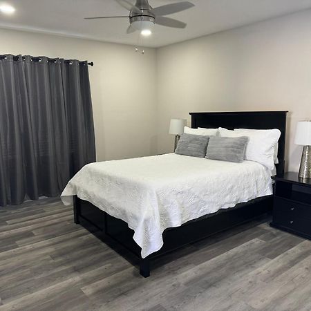 Deluxe Apartment Whit Laundry Tampa Esterno foto