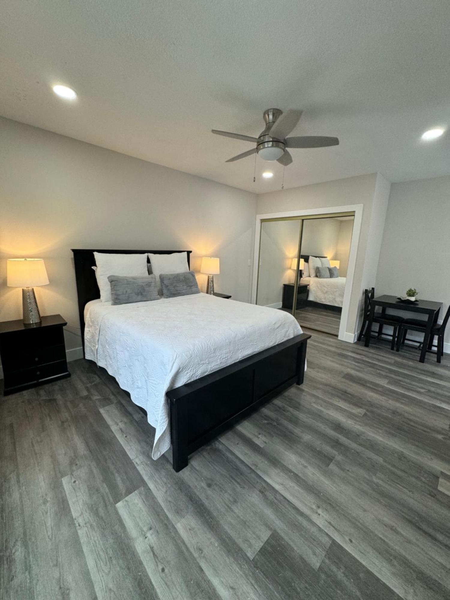 Deluxe Apartment Whit Laundry Tampa Esterno foto