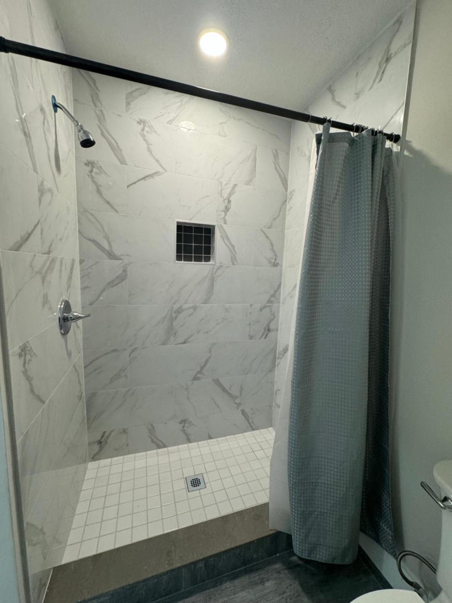Deluxe Apartment Whit Laundry Tampa Esterno foto