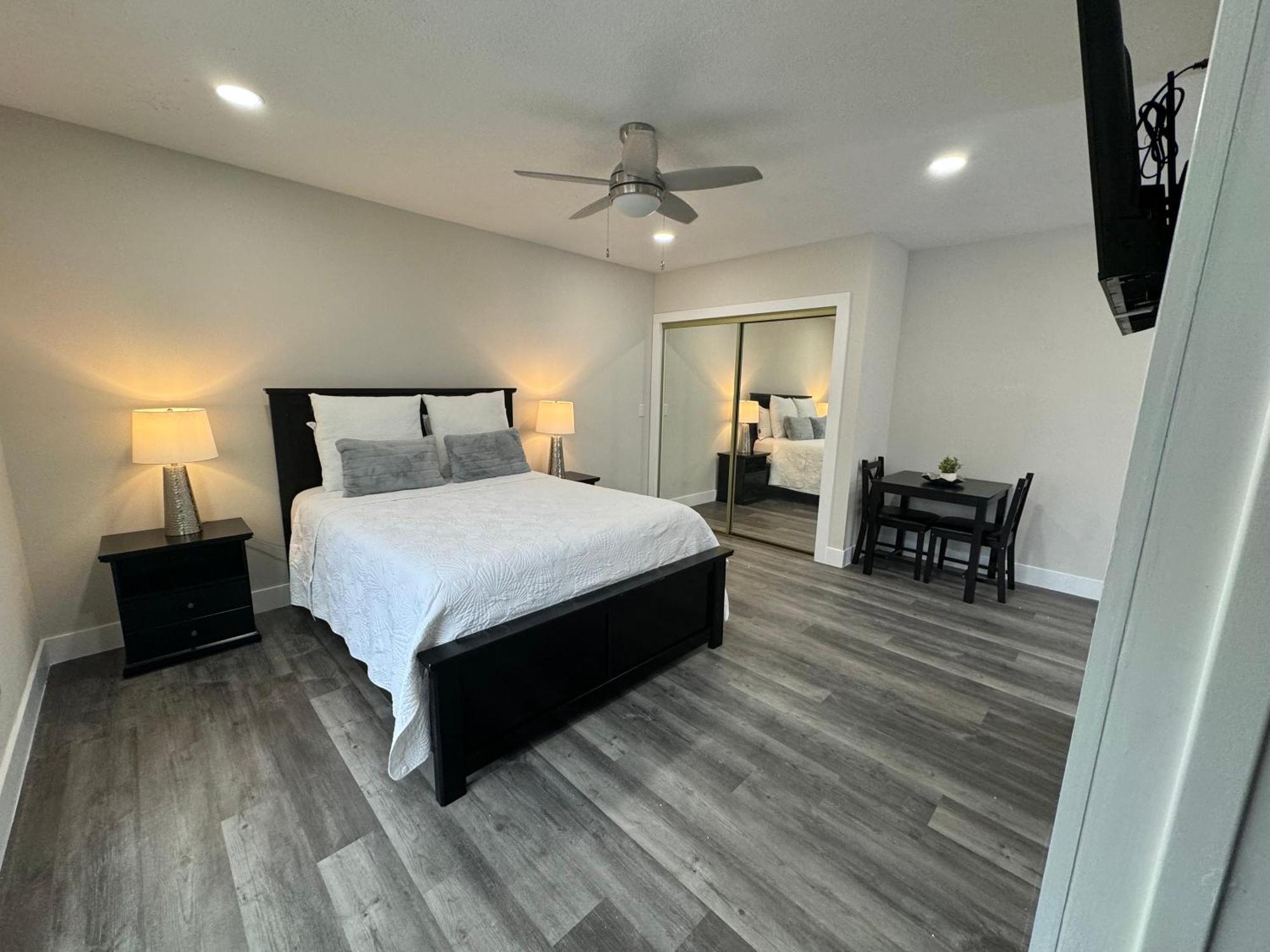 Deluxe Apartment Whit Laundry Tampa Esterno foto