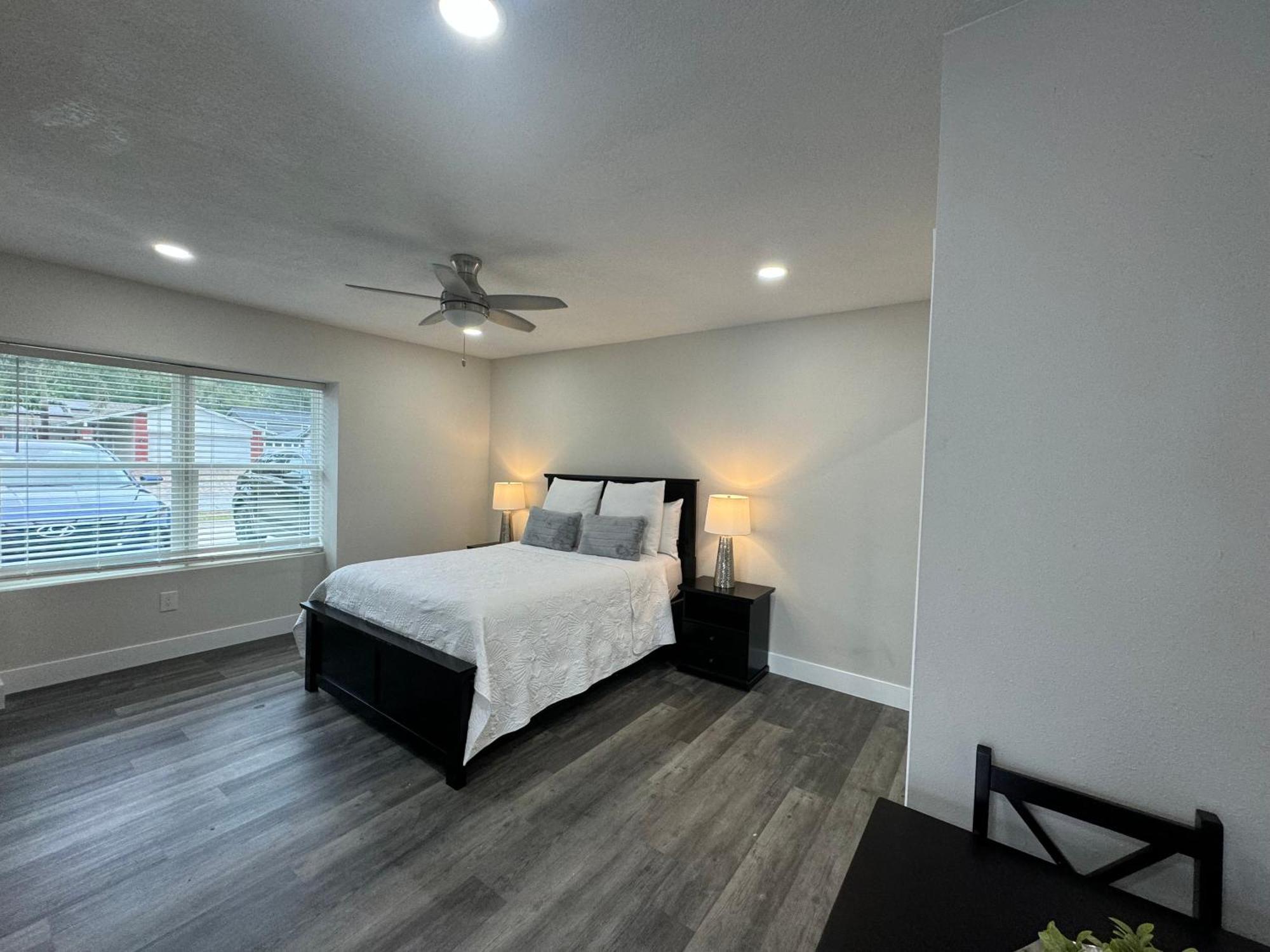 Deluxe Apartment Whit Laundry Tampa Esterno foto